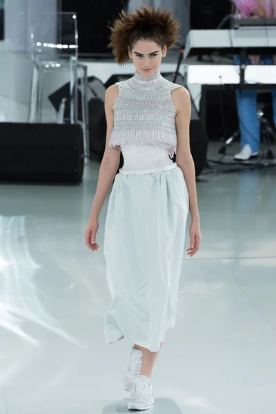 Look 50